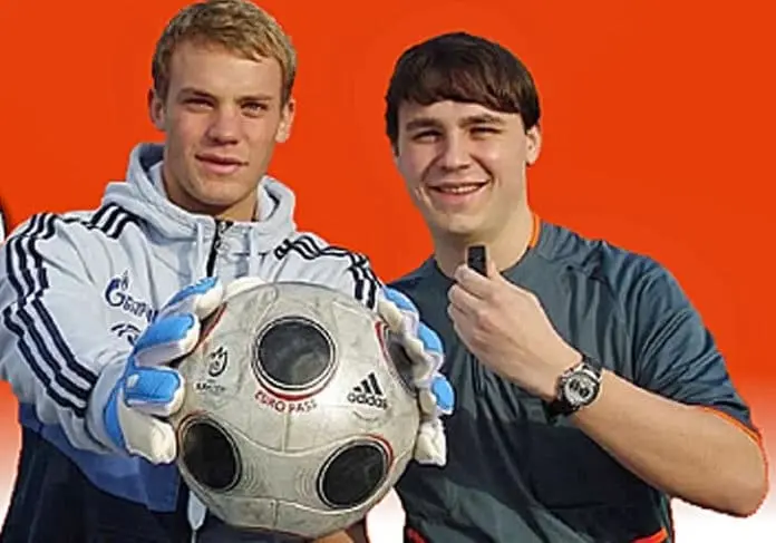 This is Manuel Neuer's brother. His name is Marcel, and he is a football referee.
