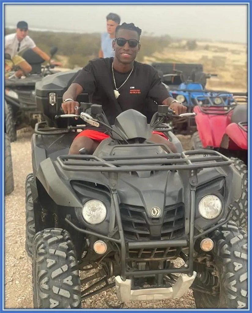 If there is one thing we know Nico likes, it is the love for driving Buggy Cars.