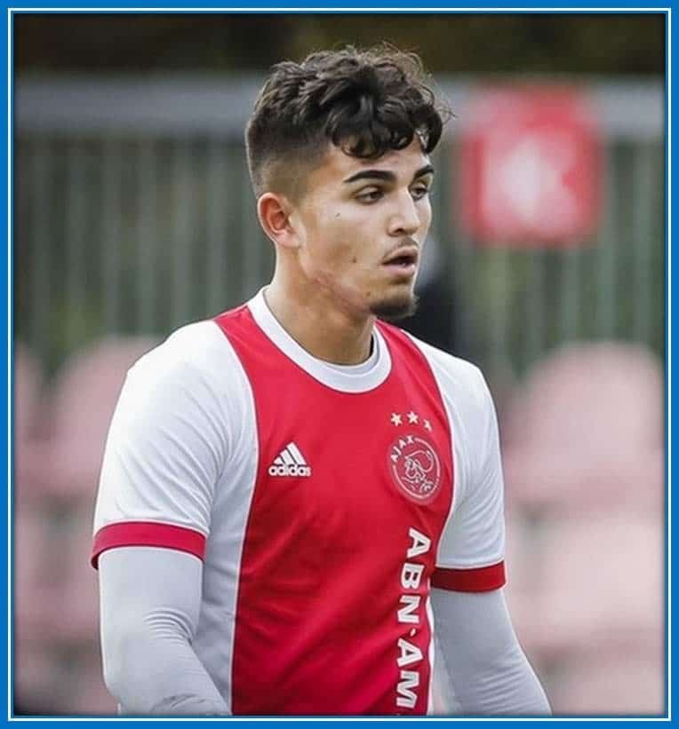 Struijk joins the Ajax team.