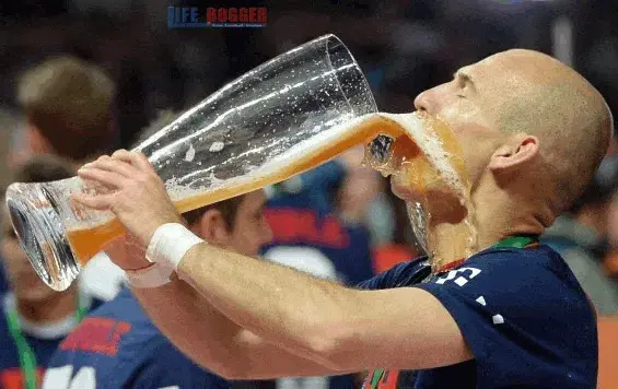 Arjen Robben Loves Beer - Explained.