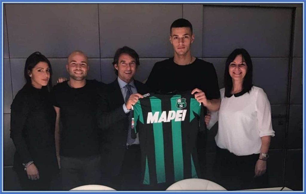 In January 2017, Gianluca Scamacca's Sister and Mother took this photo with him. It came at a time the Forward signed for Sassuolo.