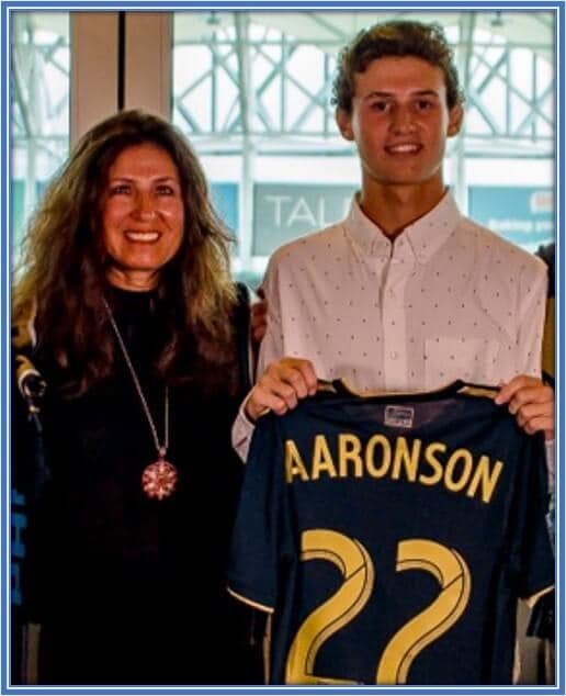 Meet his pretty mom, Janell Aaronson. She is happy to see her son excel in his endeavors.