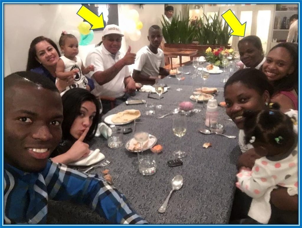 Meet Enner Valencia's Parents, together with their family members, during a dinner session.