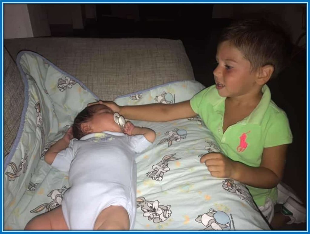 Meet Sandro Tonali's Relatives - His Neice and Nephew. They are children of his sister, Maltide.