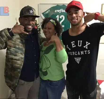 Meet Gabriel Jesus' brother and mother.