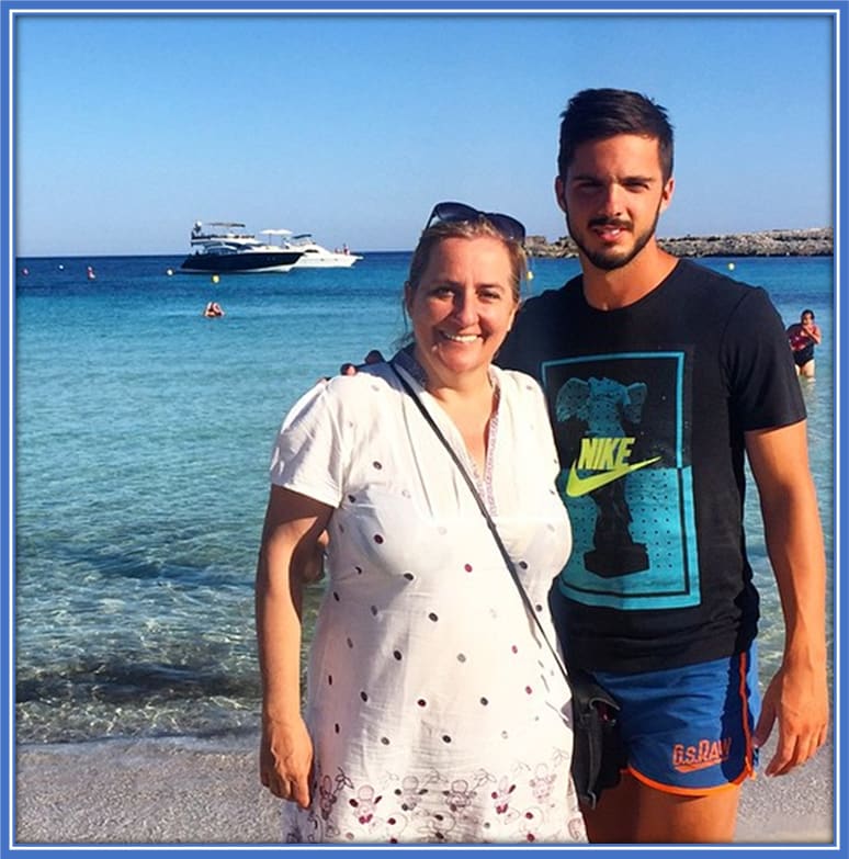 Pablo Sarabia's Mother is his first god, and she has taught him the most thing lesson in life, how to love.