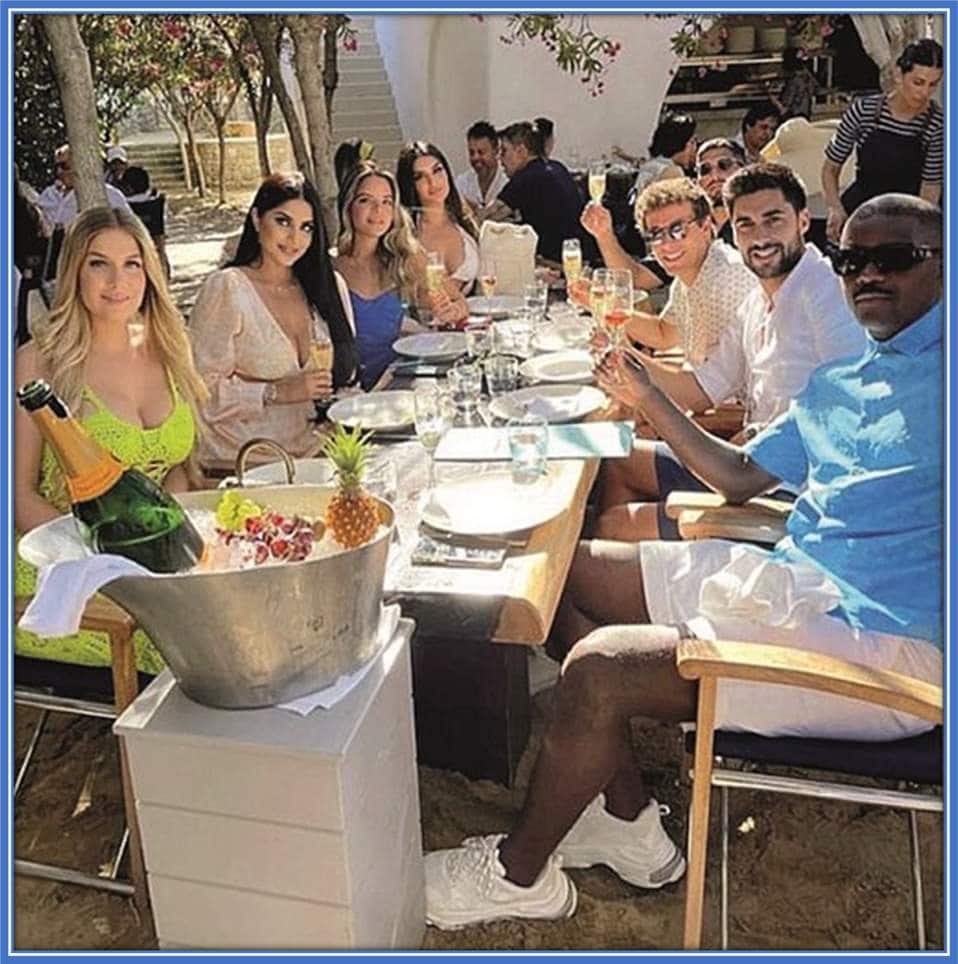 A picture of the Portuguese International and his Girlfriend (Rita Mendes) during their vacation at Mykonos, Greece.