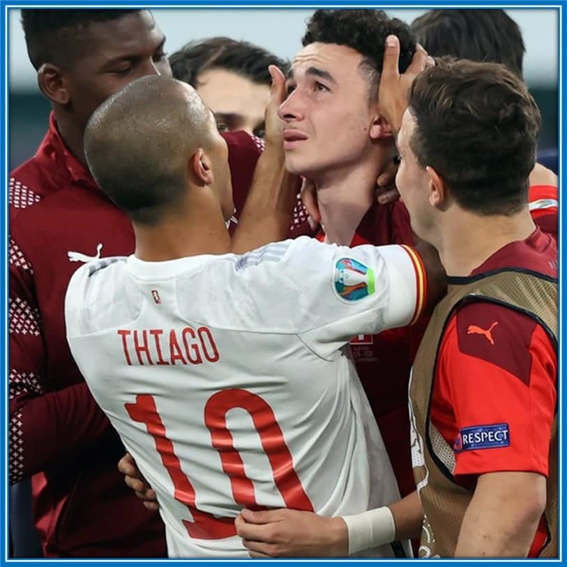 On that day, Ruben cried bitter tears that hit football fans right in the heart. Thiago Alcantara was praised for showing great empathy toward his opponent.