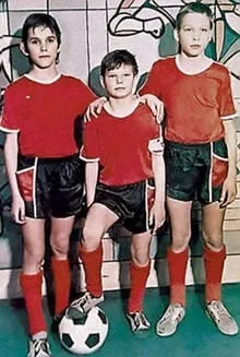 This is young Andrey Arshavin (middle), a captain and leader - in his childhood days.