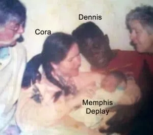 Little Memphis Depay and his family.