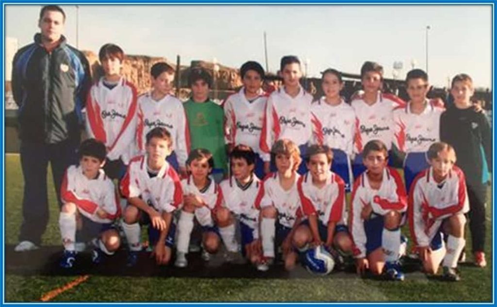 Theo's CF Rayo Majadahonda years. Can you find him in the picture?