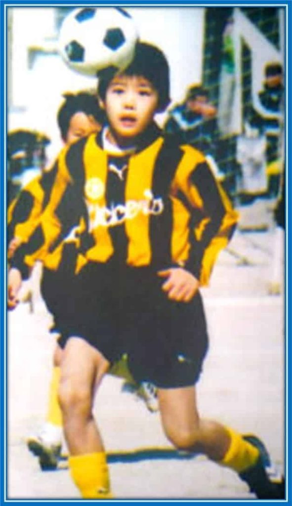 Young Takehiro Tomiyasu during his days at Sanchiku Kickers - when he was in elementary school.