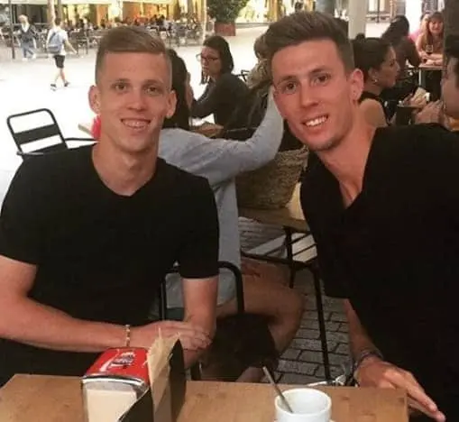 Dani Olmo with his older brother Carlos.