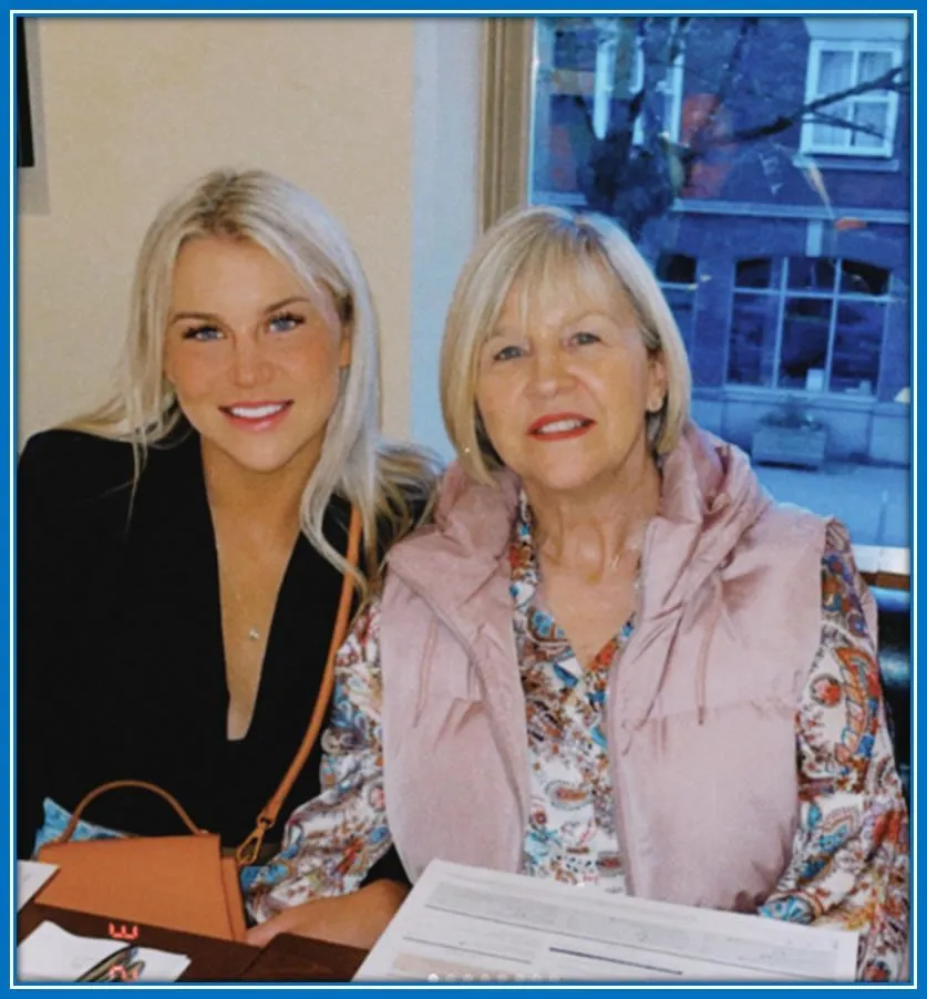 Meet Carol Russo the mother of the former Chelsea player. Can you see they share the same beautiful facial features?