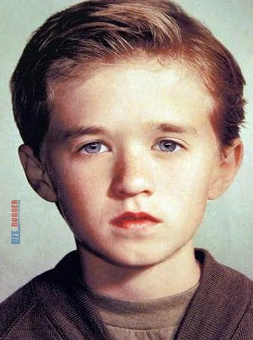 This is little Harry Kane as a kid.