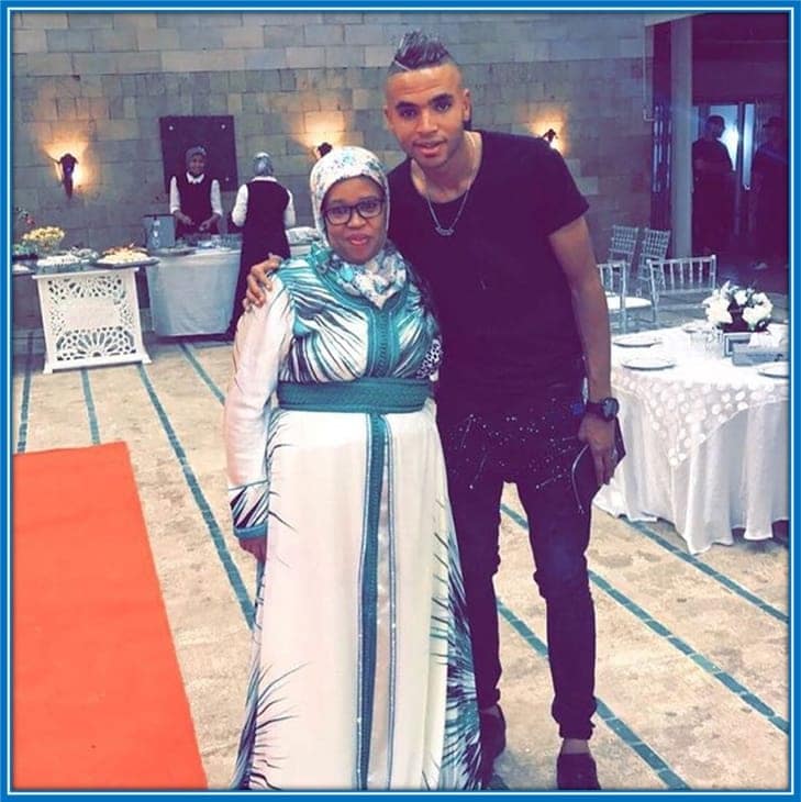 Youssef En-Nesyri attends a ceremony with his Mother.