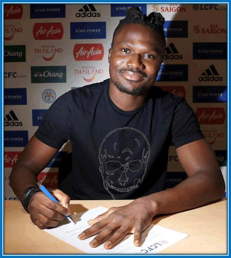 The Ghanaian star signing his deal with Leicester City FC.