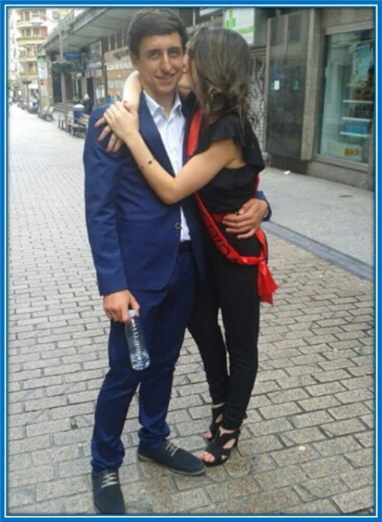 The love shared by Ainhoa ​​Larrauri and Mikel Oyarzabal knows no bounds. This picture was taken on her 18th birthday.