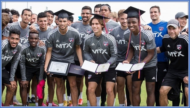 Ricardo Pepi's celebration of his high school graduation happened in the presence of his teammates.