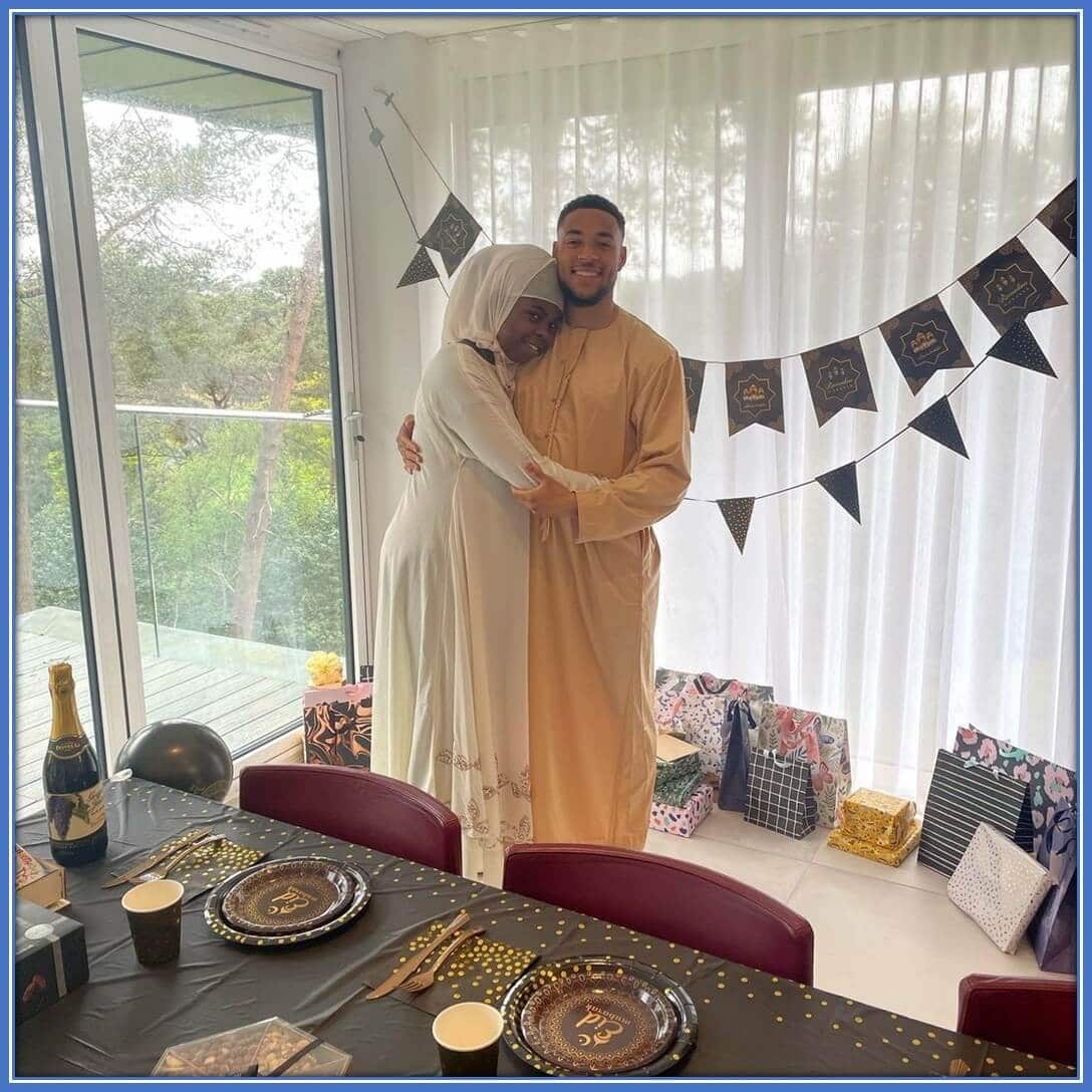 During the Sallah period, he often reunites with his siblings to enjoy the celebration. Indeed, Danjuma shares an inseparable bond with his sister.