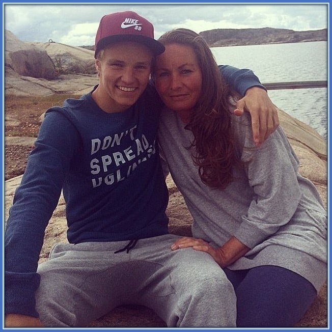 Martin Odegaard with his mother.