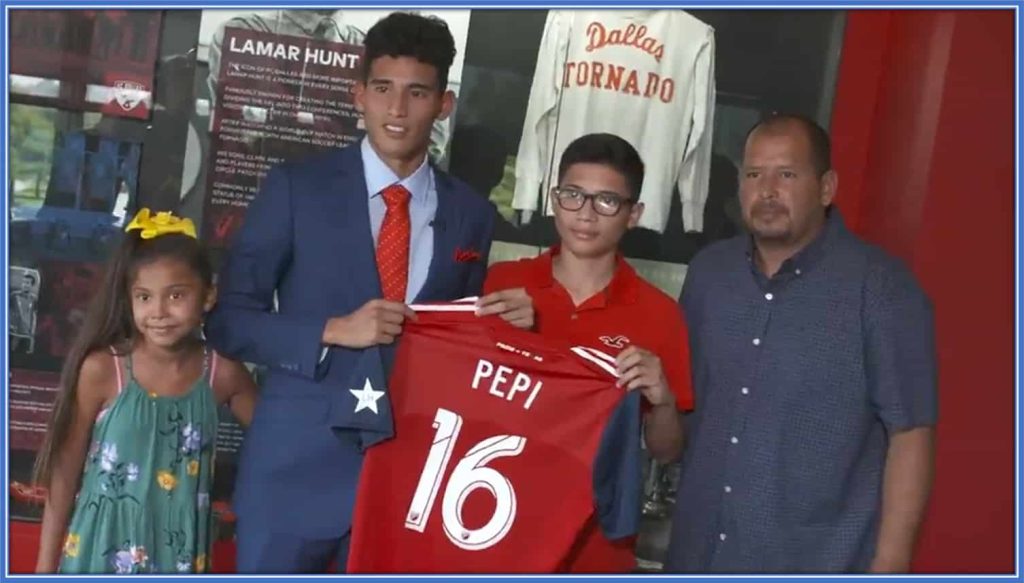 Young Ricardo, his Dad (Daniel), and Siblings (Sophia and Diego) at the time he signed for FC Dallas.
