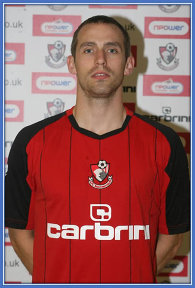 Meet Steve Lovell, Eddie Howe's Brother, during his playing days with AFC Bournemouth. Credit: tablesleague.