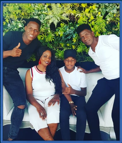 This is Yerry Mina’s immediate family members. Can you spot a resemblance somewhere?
