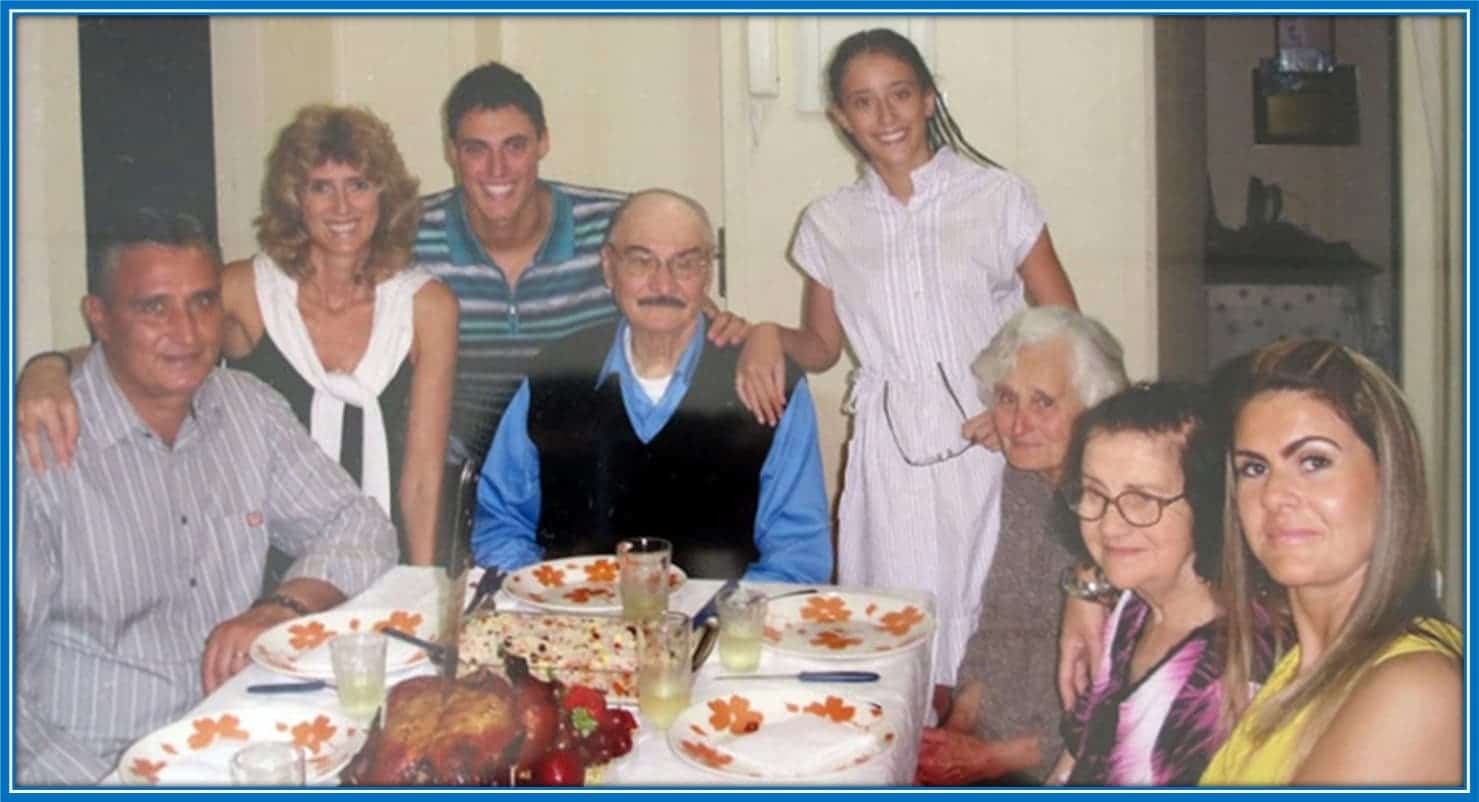 Here, the extended family members of the Brazilian coach had a great dinner together. Sadly, Seu Genor (the head of the house) died months later.