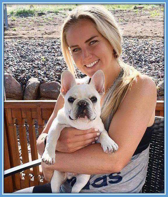 Lindsey and her dog Ferguson. Source: Instagram@lindseyhoran10