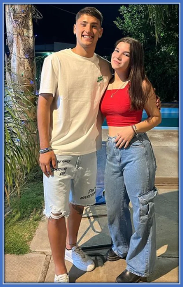 A photo of Alejo Veliz with a speculated girlfriend.