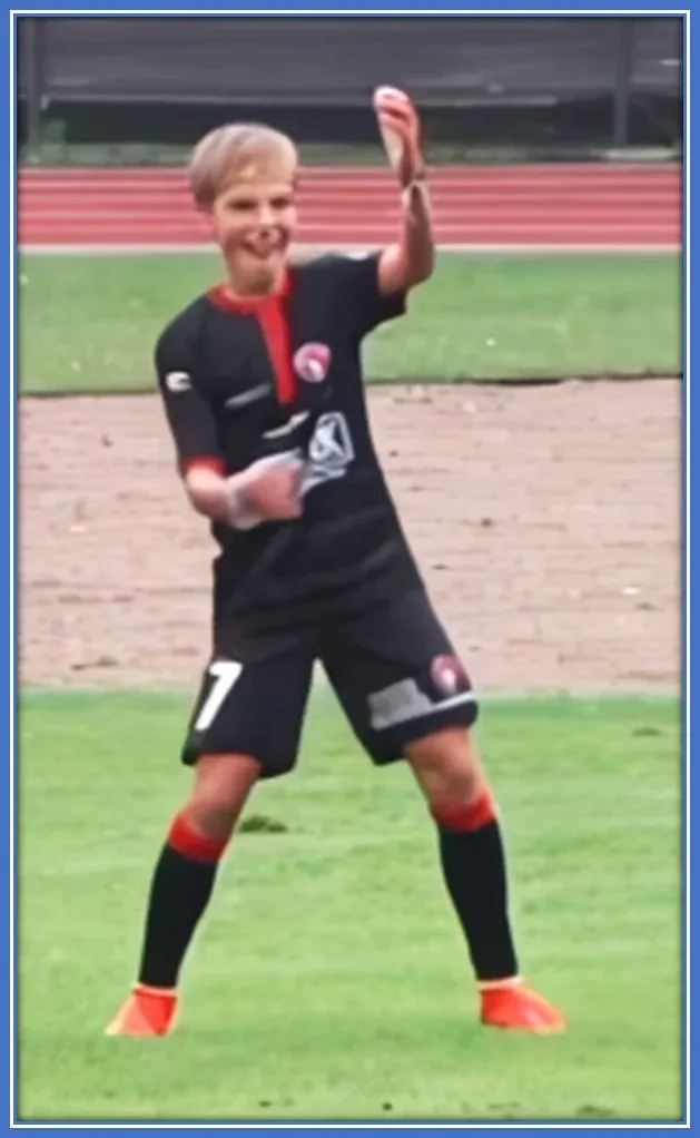 A photo of Gustav Isaksen during his youth career.