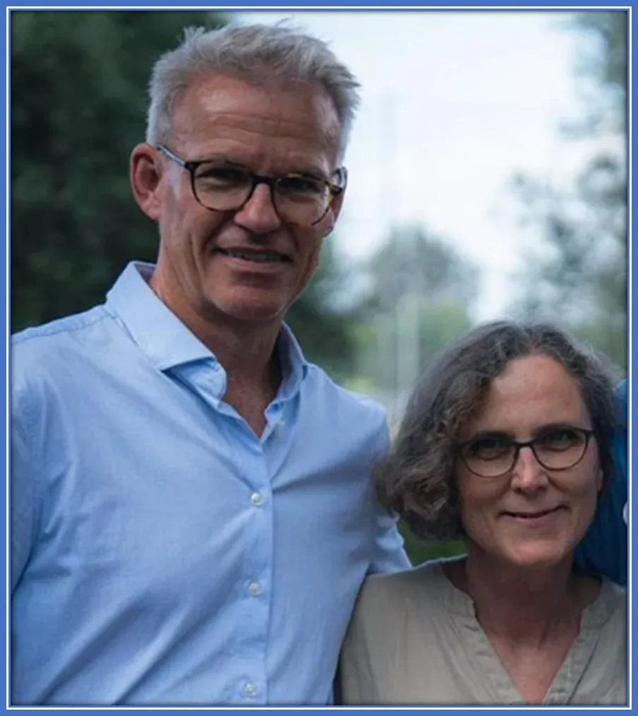 Meet Gustav Isaksen's Parents - Mother and Father.