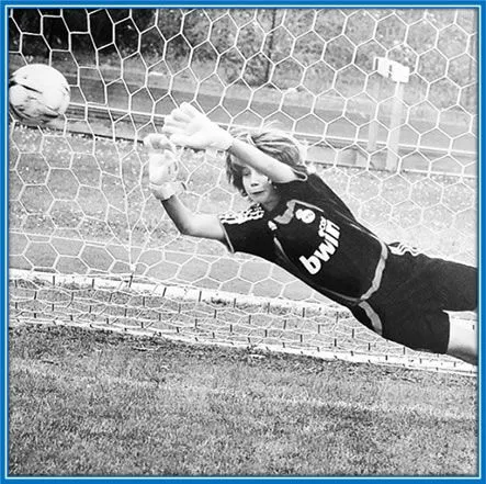 Here is the Champ in the early days in the net position. Source: Instagram, guglielmovicario.