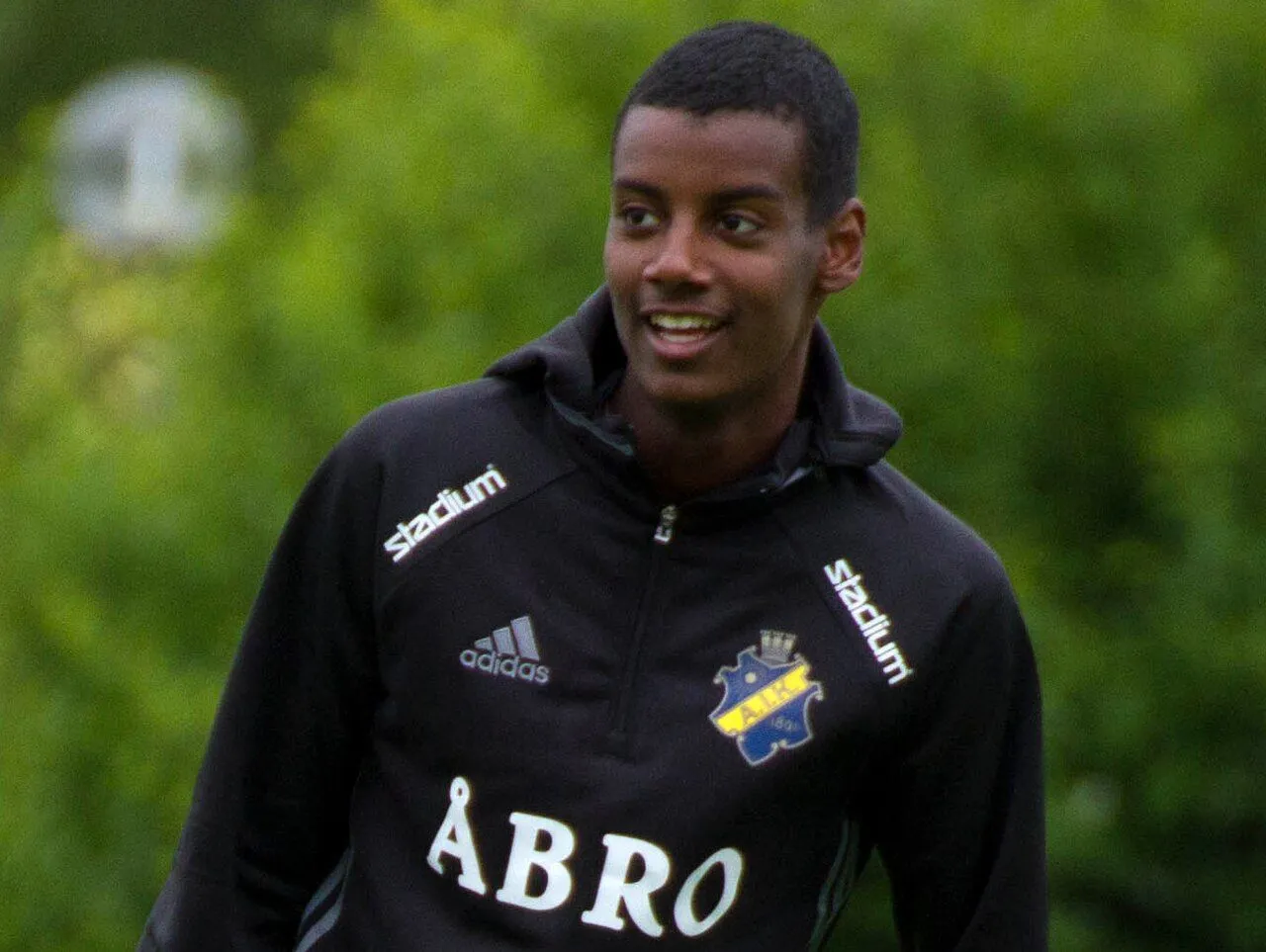 Alexander Isak celebrating a goal for Liverpool at Anfield, 2026