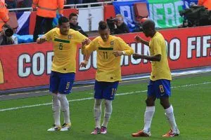 Neymar Desfalca Treino do Santos com Quadro Gripal e Vira Dúvida para Clássico com o Corinthians