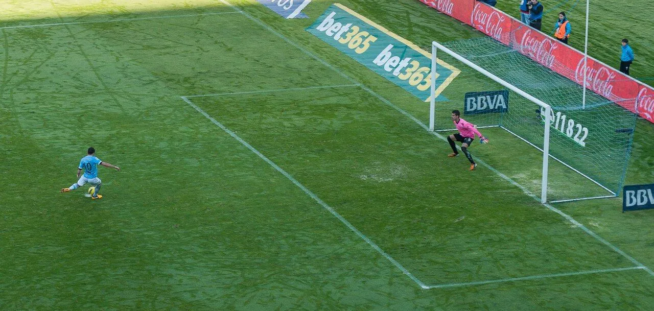 Iago Aspas celebra un gol con el Celta de Vigo en Balaídos ante la afición