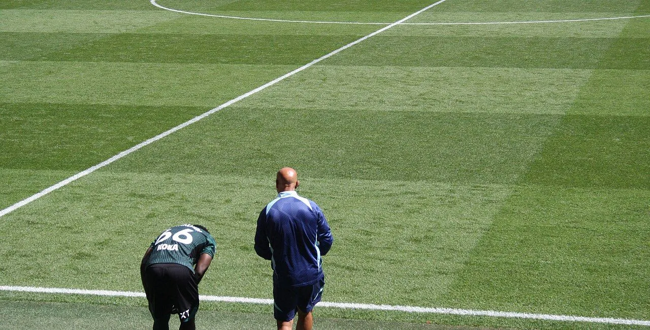 Joueur de football australien en entra&icirc;nement au Sporting CP, Lisbonne