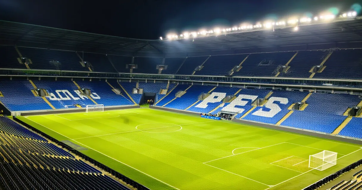 Portero de la Juventus realizando una parada espectacular durante un partido