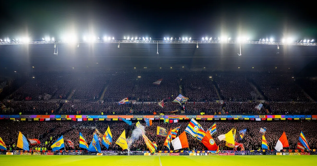 Kenan Yıldız Juventus formasıyla sahada, sol kanat oyuncusu