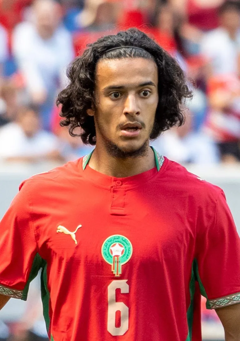 Ayyoub Bouaddi vers Manchester City : accélération des négociations pour un transfert record de Lille