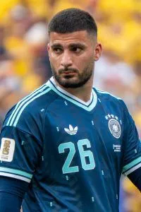 Deniz Undav wird neuer VfB Stuttgart Kapitän: Rekordspieler übernimmt die Binde von Karazor