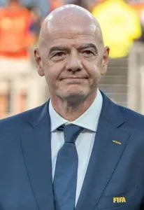 UEFA bereitet Strafanzeige gegen FIFA-Präsident Gianni Infantino wegen WM-Verkauf vor