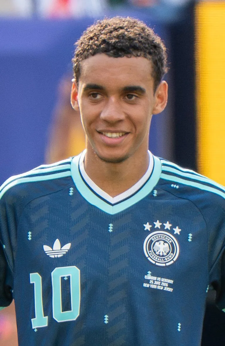 Jamal Musiala kollapsade på planen under Bayern Münchens träningsmatch mot RB Leipzig