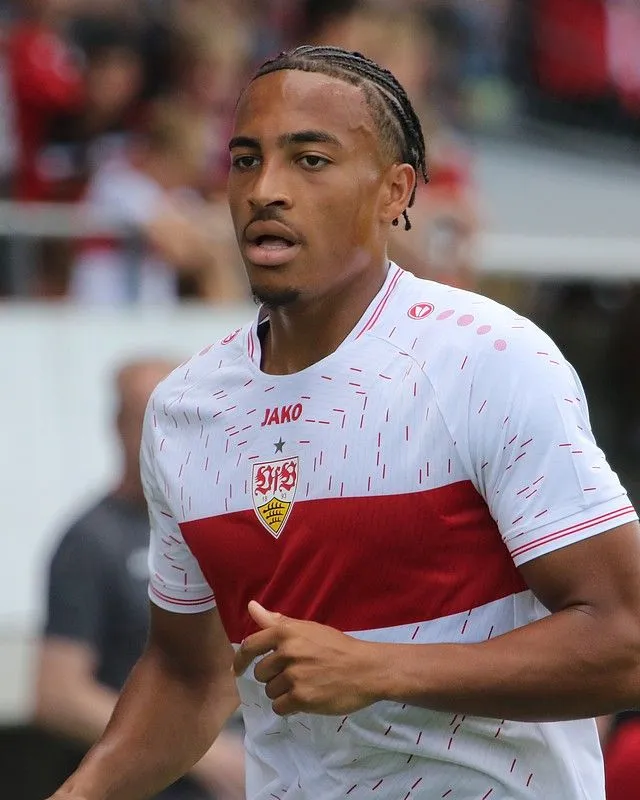 Jamie Leweling VfB Stuttgart Flügelspieler Bundesliga 2026