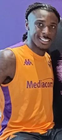 Moise Kean Sepakat Pindah saka Fiorentina menyang Como kanthi Paketan €40 Yuta
