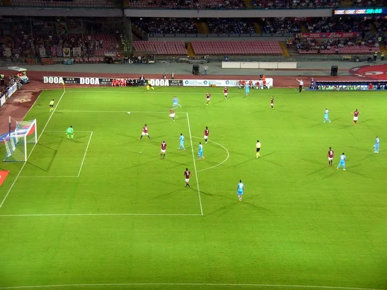 Lobotka segna al 66' e il Napoli batte il Bologna 1-0, tre sconfitte consecutive interrotte