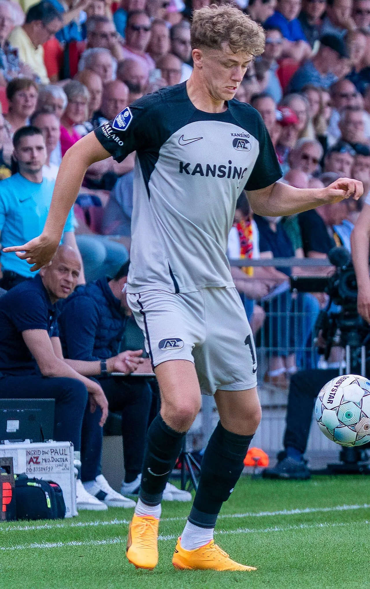 PSV midfielder celebrates hattrick goal in packed Philips Stadion