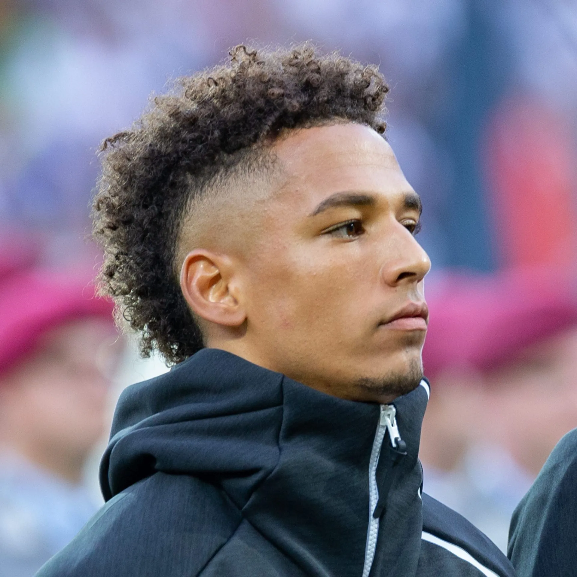 Thilo Kehrer scoort en geeft assist bij basisdebuut: Ajax wint met 1-5 bij Fortuna Sittard