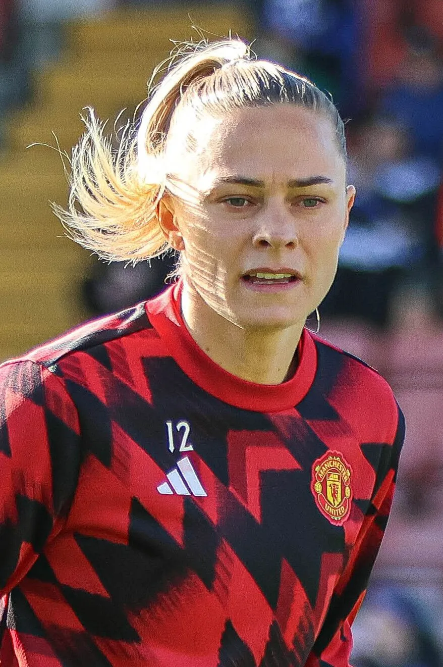 Fridolina Rolfö avslöjar graviditet och missar säsongen med Manchester United